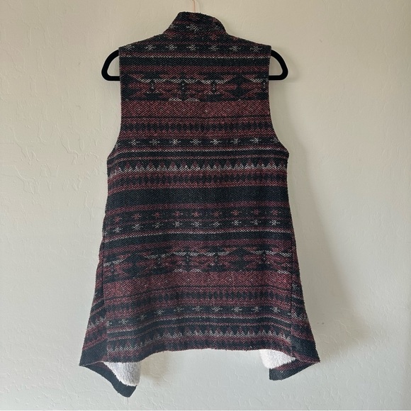 Cloud Chaser Sherpa Lined Aztec Print Sleeveless Long Line Open Front Vest - Picture 7 of 9